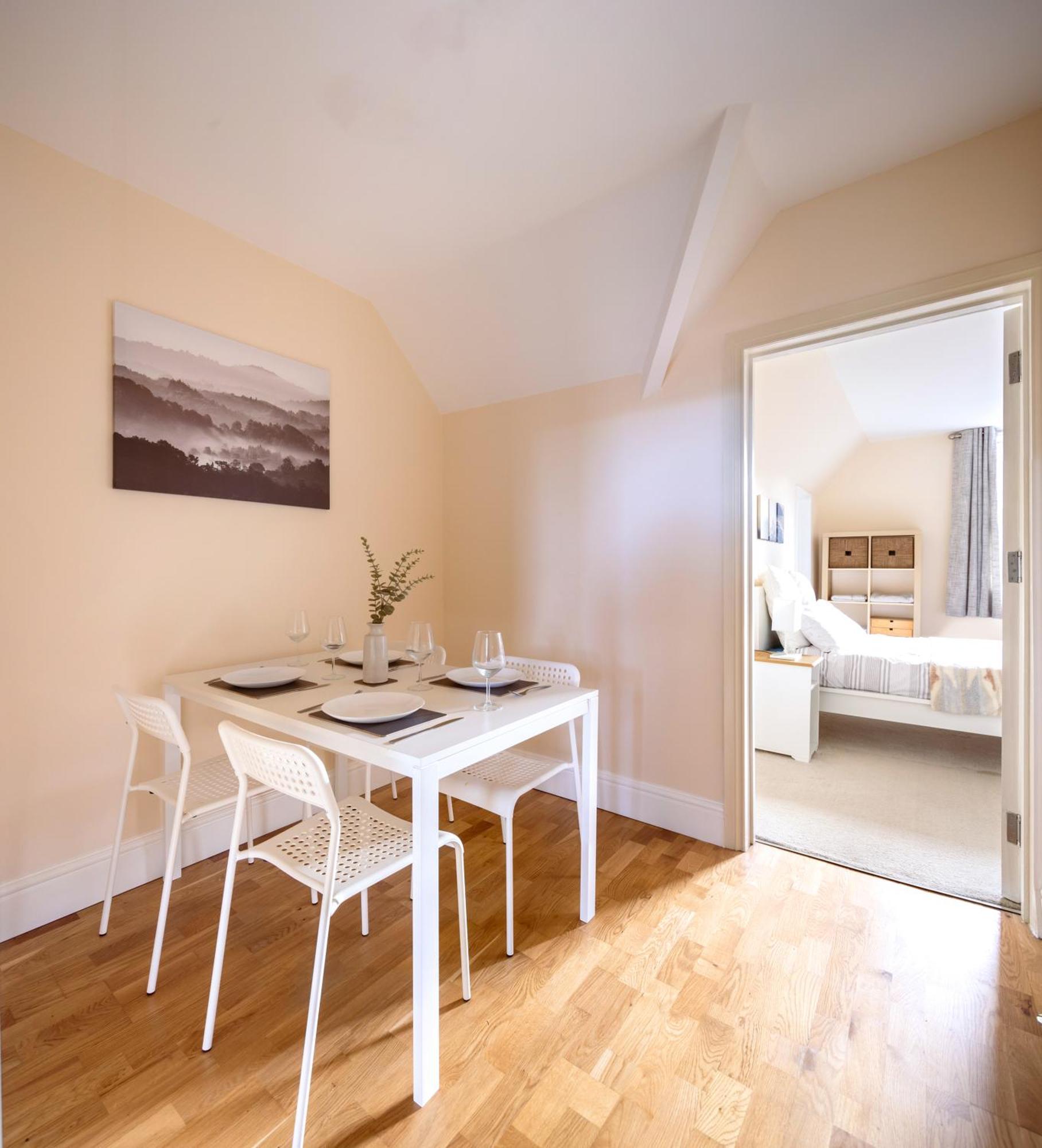 Guildford Station With Parking Apartment Bagian luar foto