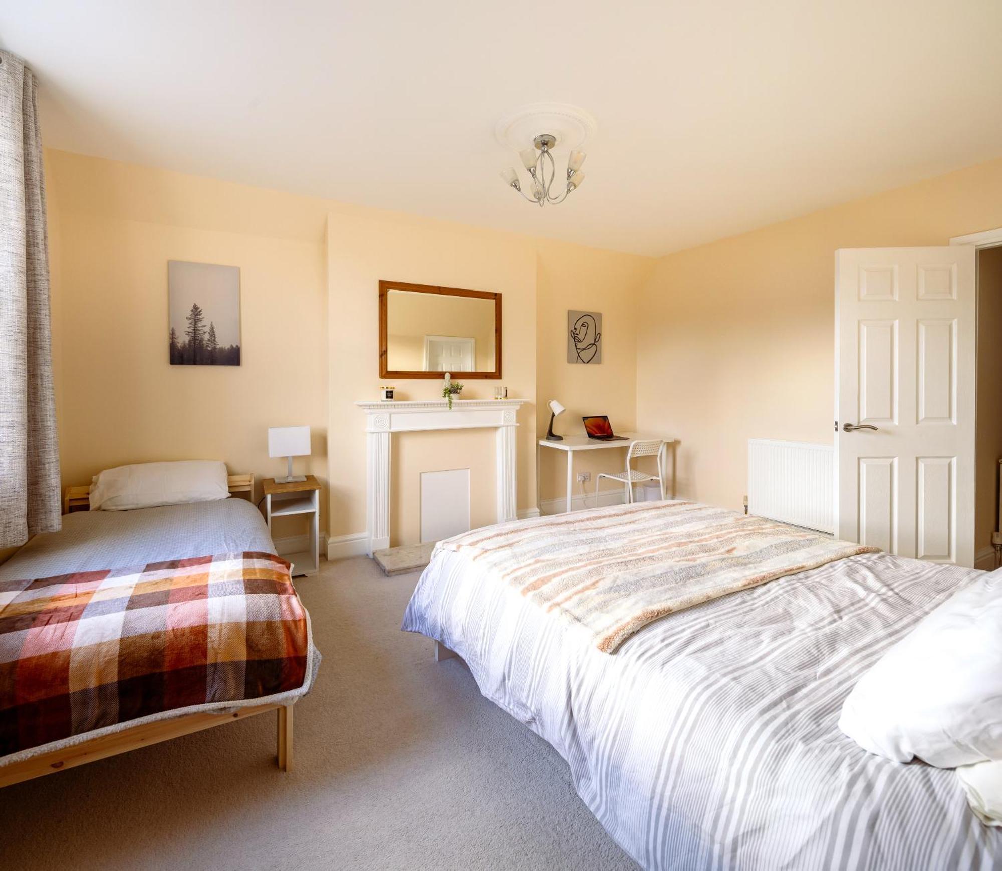 Guildford Station With Parking Apartment Bagian luar foto